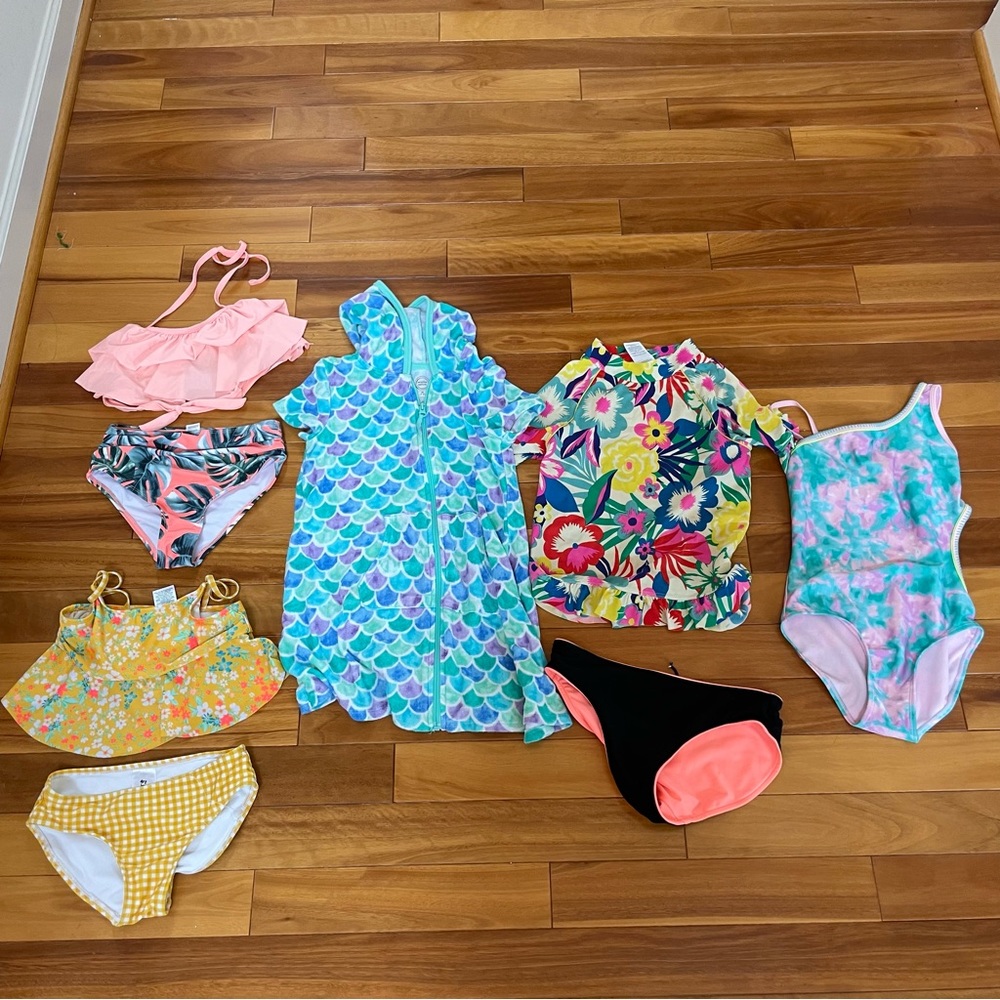 Bundle or of girls swimsuits, rashgard